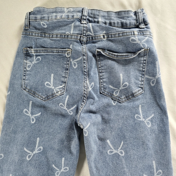 BAMBOO▪️Light Wash Straight Leg Jeans with Bow Design - Picture 5 of 9